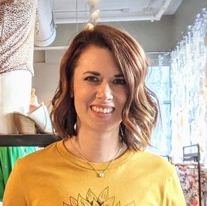 Meet your Posher, Jenna lee